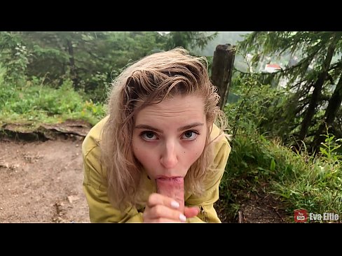❤️ Meedchen drénkt kum no engem ëffentleche Blowjob - Eva Elfi ❌ Porno bei eis ☑